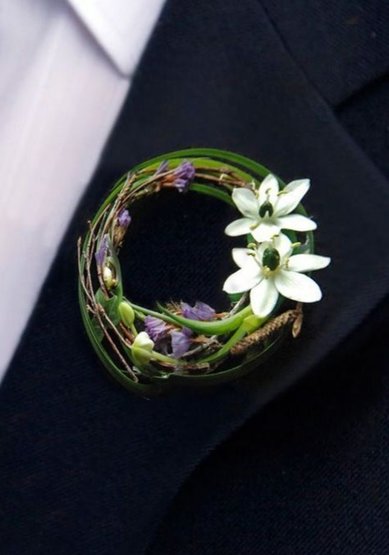 Круглая бутоньерка Ц10054 - Салон цветов ЦВЕТЕЛЬЕ