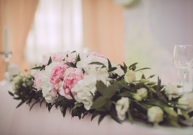 Композиция с пионами Ц10242 - Салон цветов ЦВЕТЕЛЬЕ