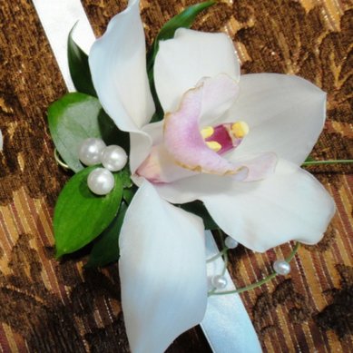 Аксессуар из цветов М6679 - Студия флористики Мона Лиза